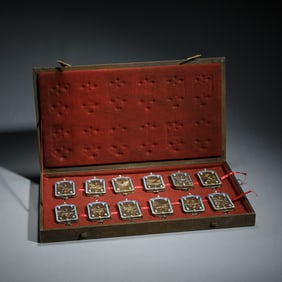A SET OF TWELVE FINE HARDSTONES INLAID SILVER POMANDER CASES