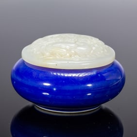 A BLUE GLAZE WATERPOT WITH JADE COVER