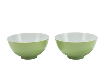 PAIR OF APPLE GREEN GLAZE PORCELAIN BOWLS