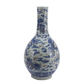 A BLUE AND WHITE UNDERGLAZED RED PORCELAIN VASE