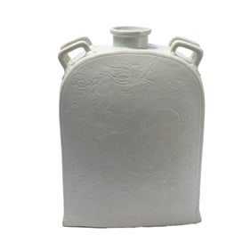A WHITE GLAZE PORCELAIN VASE BIANHU