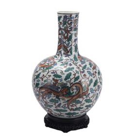 A DOUCAI GLAZE PORCELAIN DRAGON VASE