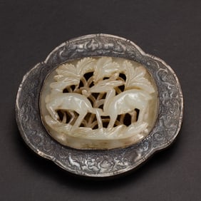 A CARVED JADE PLAQUE INLAID BELT PLAQUE