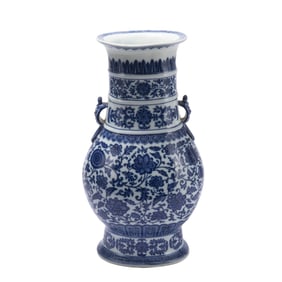 A CHINESE BLUE AND WHITE PEONY VASE