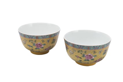PAIR CHINESE FALANGCAI PEONY BOWLS