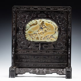 A CARVED JADE PLAQUE INLAID ROSEWOOD ZITAN TABLE SCREEN