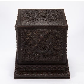 A FINE CARVED ROSEWOOD ZITAN DRAGON BOX WITH COVER