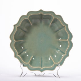 A RU-WARE LOBED DISH