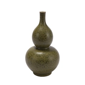 A CHINESE PORCELAIN DOUBLE-GOURDS VASE