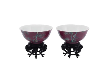 A PAIR OF ENAMEL FLOWER PORCELAIN BOWLS