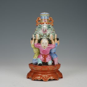 A TURQUOISE GROUND AND FAMILLE ROSE VASE