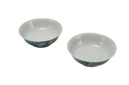 A PAIR OF CHINESE FAMILLE ROSE LOTUS FLOWERS PORCELAIN BOWLS