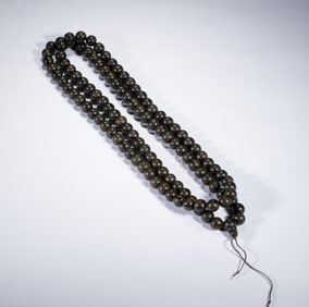 AN ALOESWOOD CHENXIANG ROSARY