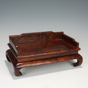 A HUANGHUALI LITERATI STAND