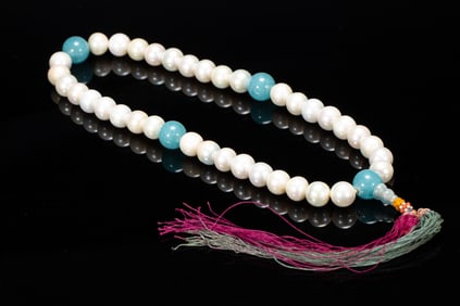 A CHINESE IMPERIAL PEARL PRAYER BEADS SHOUCHUAN