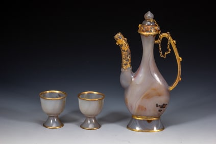 A SET OF AGATE TABLE-WARES