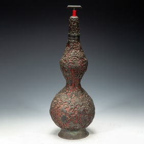 A BRONZE DOUBLE GOURDS VESSEL WITH COVER