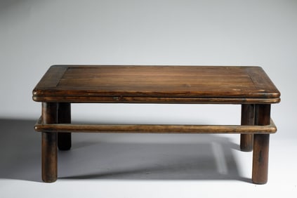 A HUANGUHALI SQUARED TABLE
