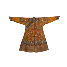 A CHINESE IMPERIAL EMBROIDERED DRAGONS ROBE