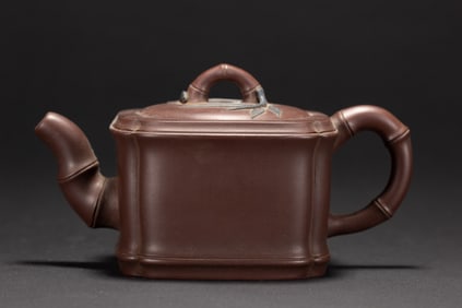 A CHINESE YIXING GLAZE ZISHA TEAPOT