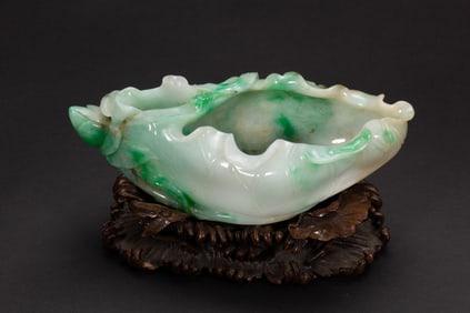 A CARVED JADEITE LOTUS LEAF WASHER