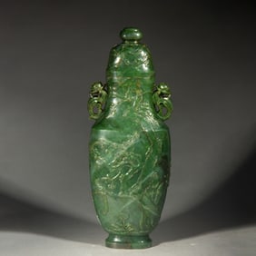 A FINE CARVED SPINACH GREEN JADE VASE WITH COVER
