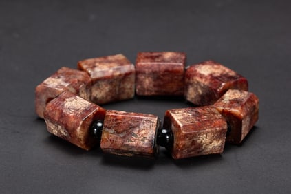 A JADE PRAYER BEADS