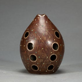 AN EXTREMELY RARE GOLD AND SILVER INLAID FLUTE XUN