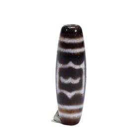 A TIBETAN DZI BEAD
