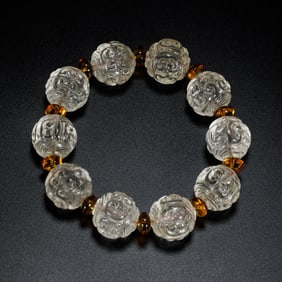 A ROCK CRYSTAL BEADS BRACELET