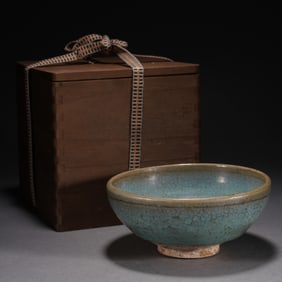 A JUN-WARE TEA BOWL