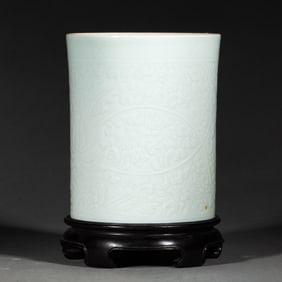 A MONOCHROME GLAZE BRUSHPOT