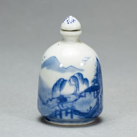 A BLUE AND WHITE SNUFF BOTTLE