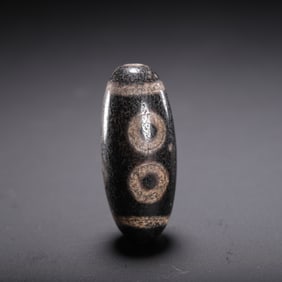 A TIBETAN DZI BEAD
