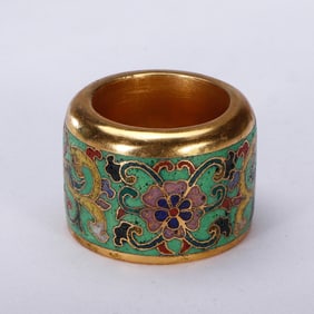 A CLOISONNE ENAMEL ARCHER RING