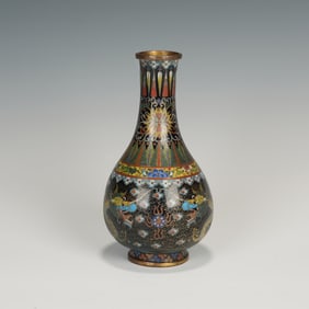 A CLOISONNE ENAMEL DRAGON VASE