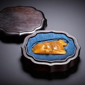 A CARVED TIANHUANG HORSE