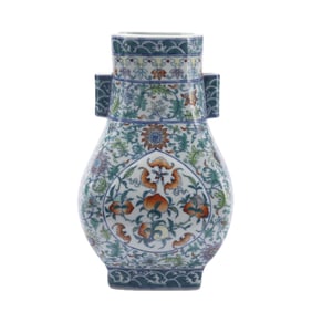 A CHINESE DOUCAI GLAZE PORCELAIN ARROW VASE