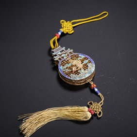 A SILVER-GILT FILIGREE POMANDER CASE DIANCUI