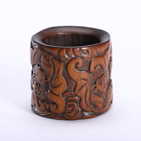 A HUANGHUALI BATS ARCHER RING