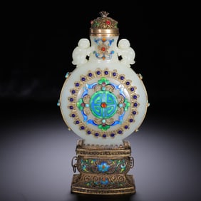 A SILVER DECORATED WHITE JADE VASE BIANHU