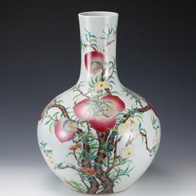 A CHINESE FAMILLE ROSE PEACHES GLOBULAR VASE