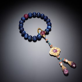 A CHINESE IMPERIAL SAPPHIRE PRAYER BEAD SHOUCHUAN