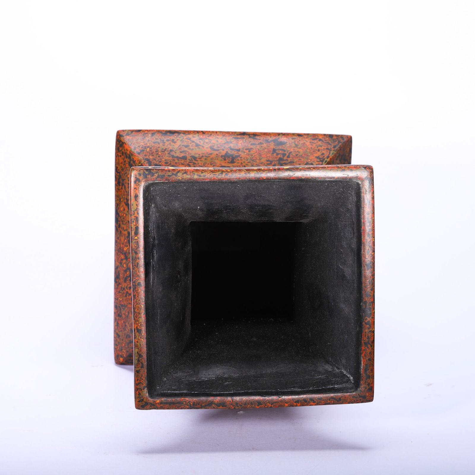 PAIR TIPI LACQUER SQUARED VASES - 8