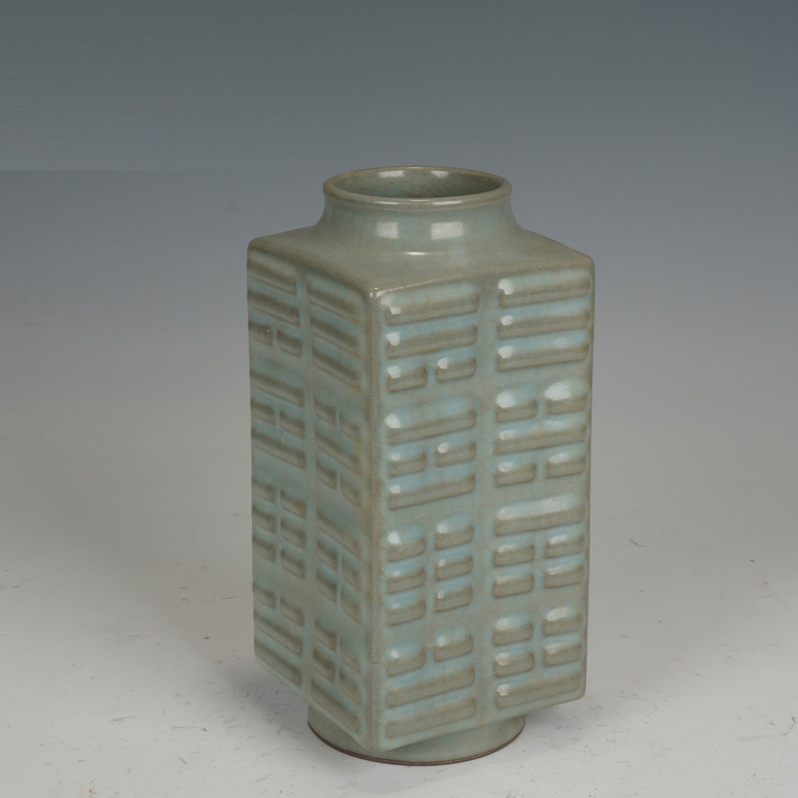 A CELADON GLAZE CONG VASE (1 of 8)