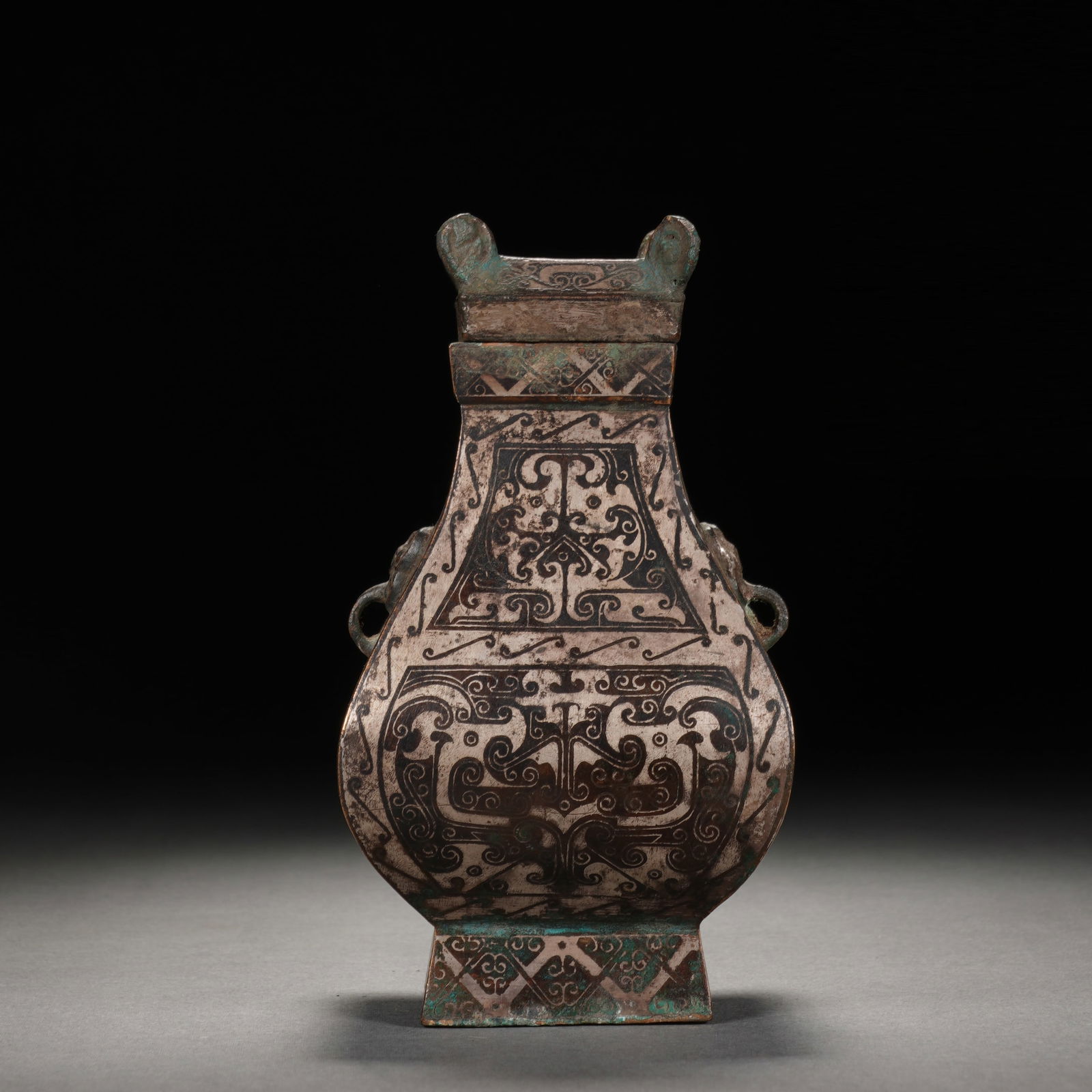 A SILVER INLAID BRONZE ZUN VASE (1 of 10)