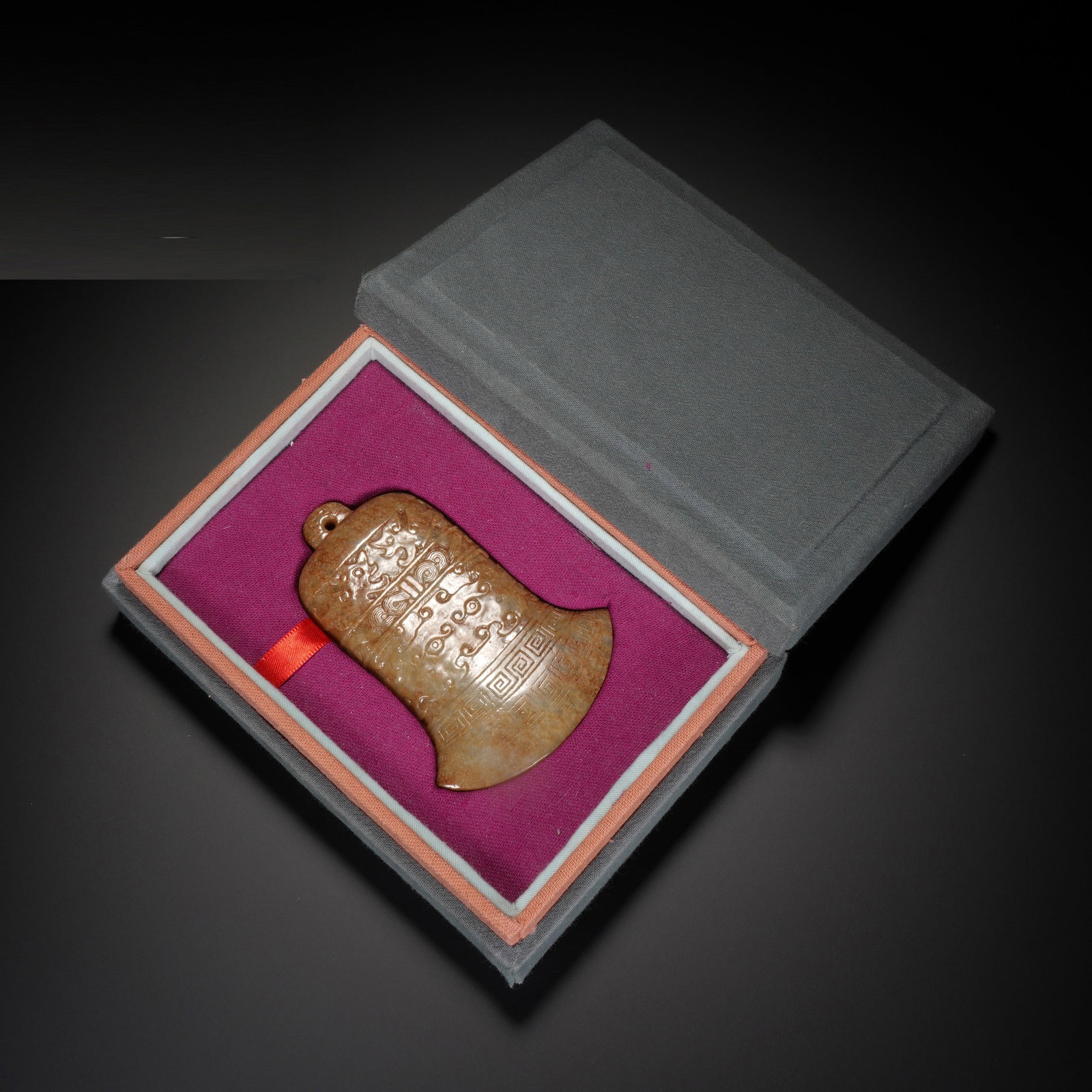 A CARVED YELLOW JADE BELL FORM INKWELL (1 of 8)