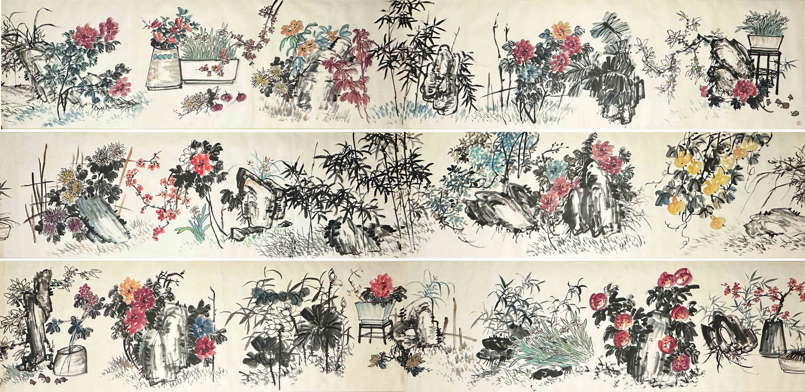 A CHINESE PAINTING OF FLOWERS SIGNED WU CHANGSHUO (1 of 10)