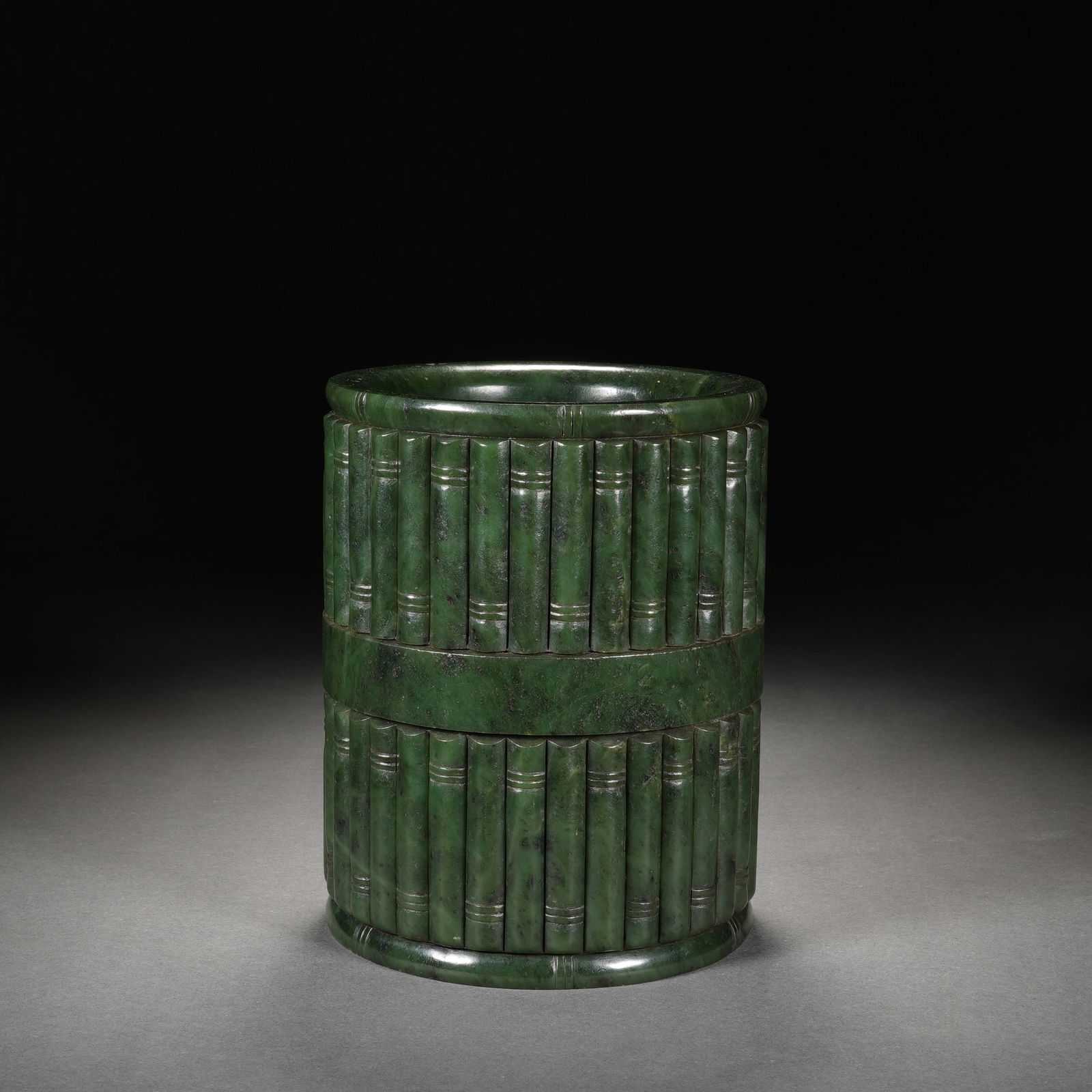 A CARVED SPINACH GREEN JADE BRUSHPOT (1 of 9)