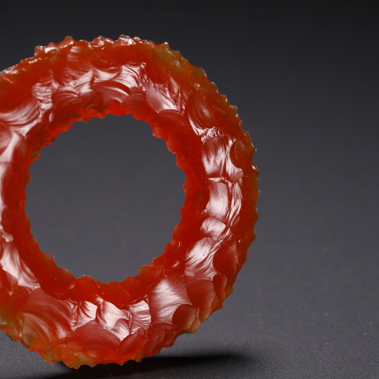 AN AGATE RING - 8